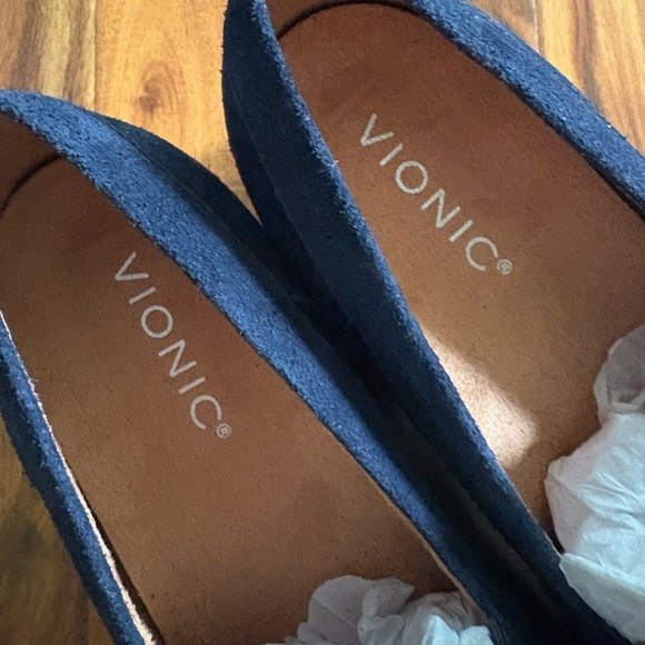 NEW Vionic Women’s Navy Blue Finley Suede Tassle Loafer 9.5 Shoes Slip On - Picture 10 of 13